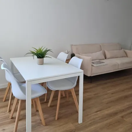 Downtown Luxury Flat With Balcony *