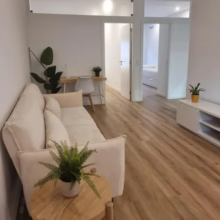 Downtown Luxury Flat With Balcony *