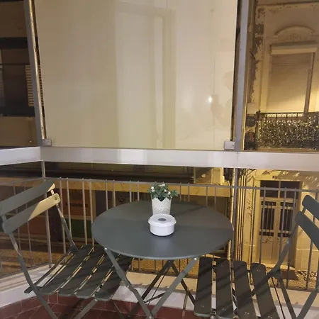Apartment Downtown Luxury Flat With Balcony *
